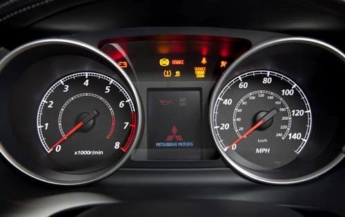 2011 Mitsubishi Outlander interior G