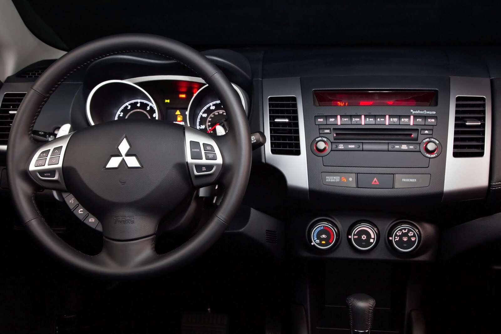 2012 Mitsubishi Outlander front safety D