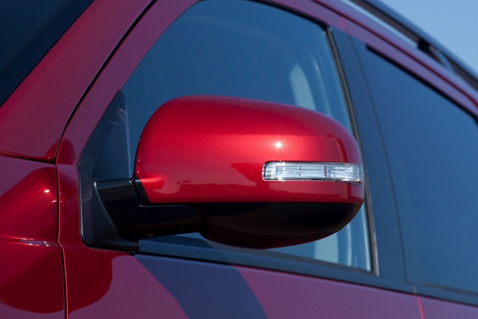 2012 Mitsubishi Outlander exterior EDETAIL