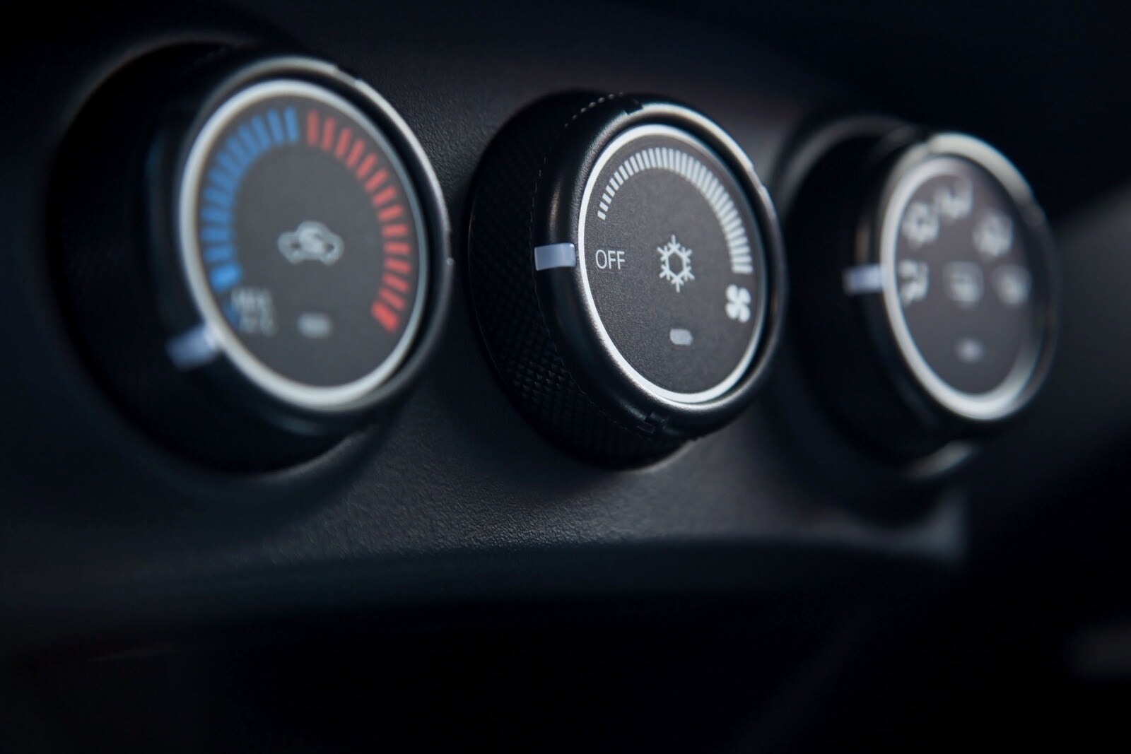 2012 Mitsubishi Outlander interior DETAIL