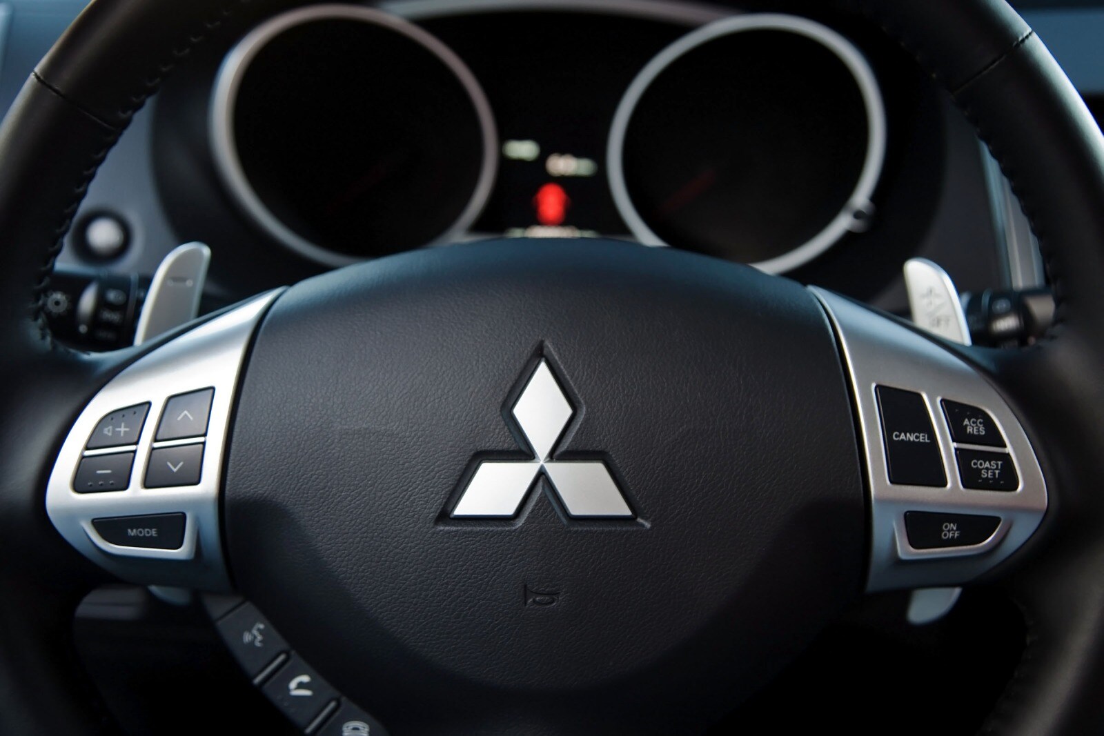 2012 Mitsubishi Outlander interior SWD