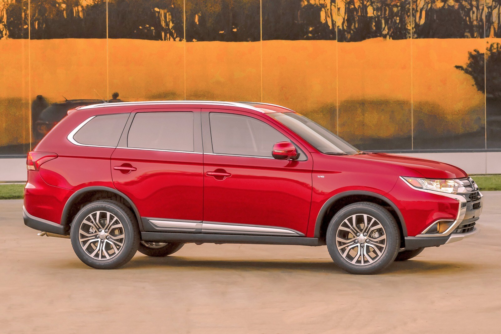 2016 Mitsubishi Outlander exterior F
