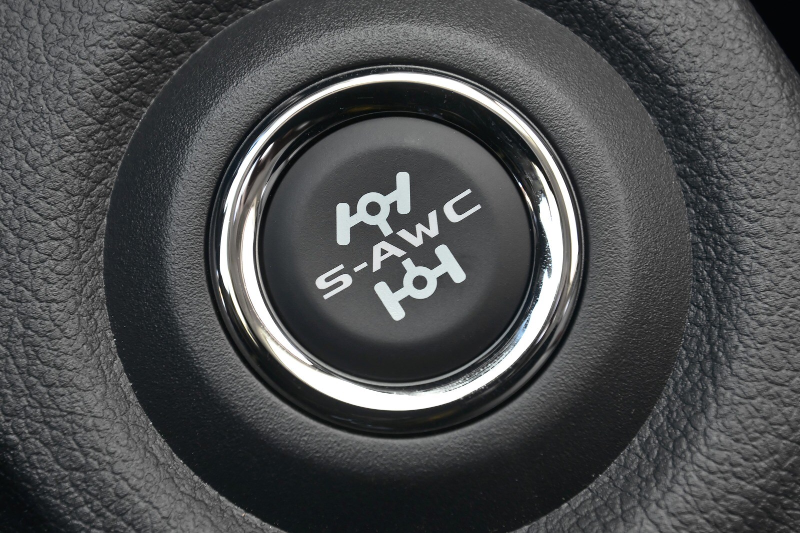 2016 Mitsubishi Outlander front safety DETAIL