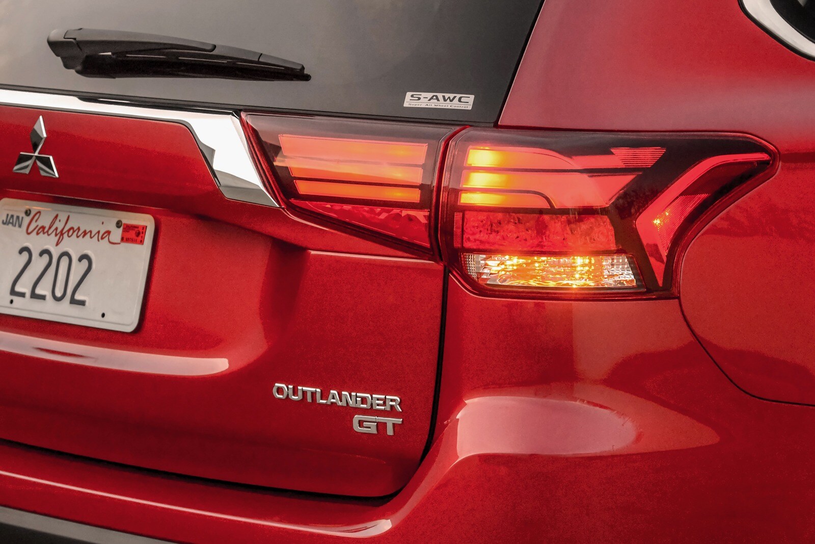 2016 Mitsubishi Outlander exterior RBDG