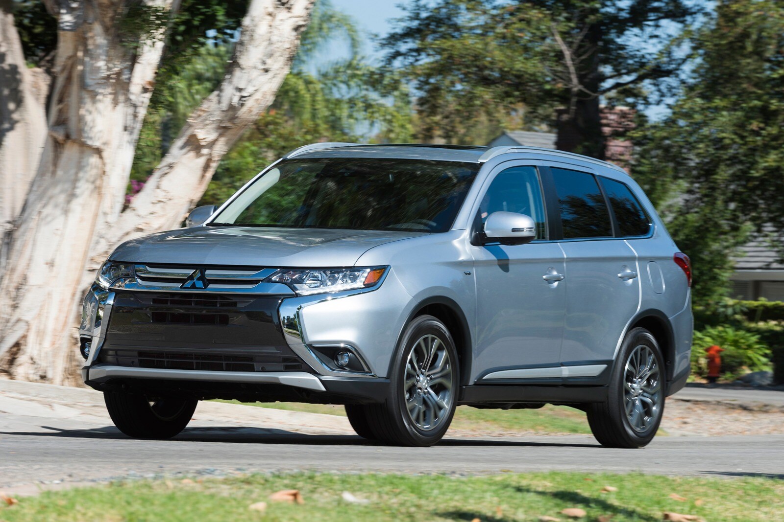 2017 Mitsubishi Outlander exterior FQ