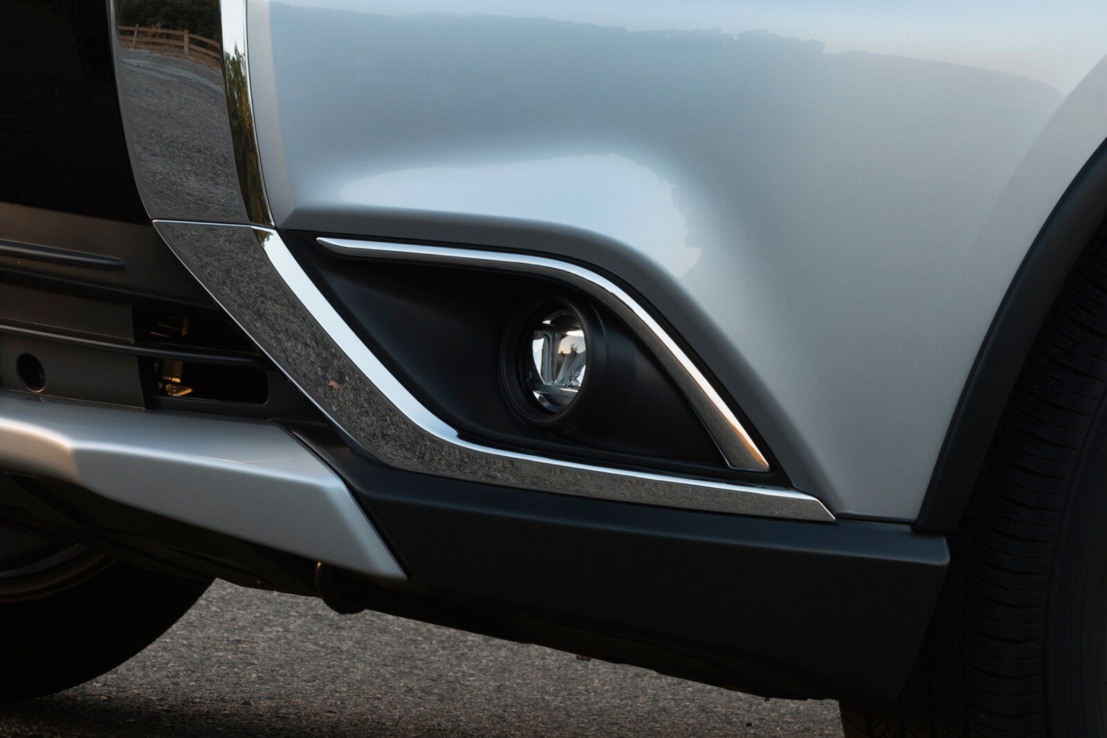 2017 Mitsubishi Outlander exterior FOG