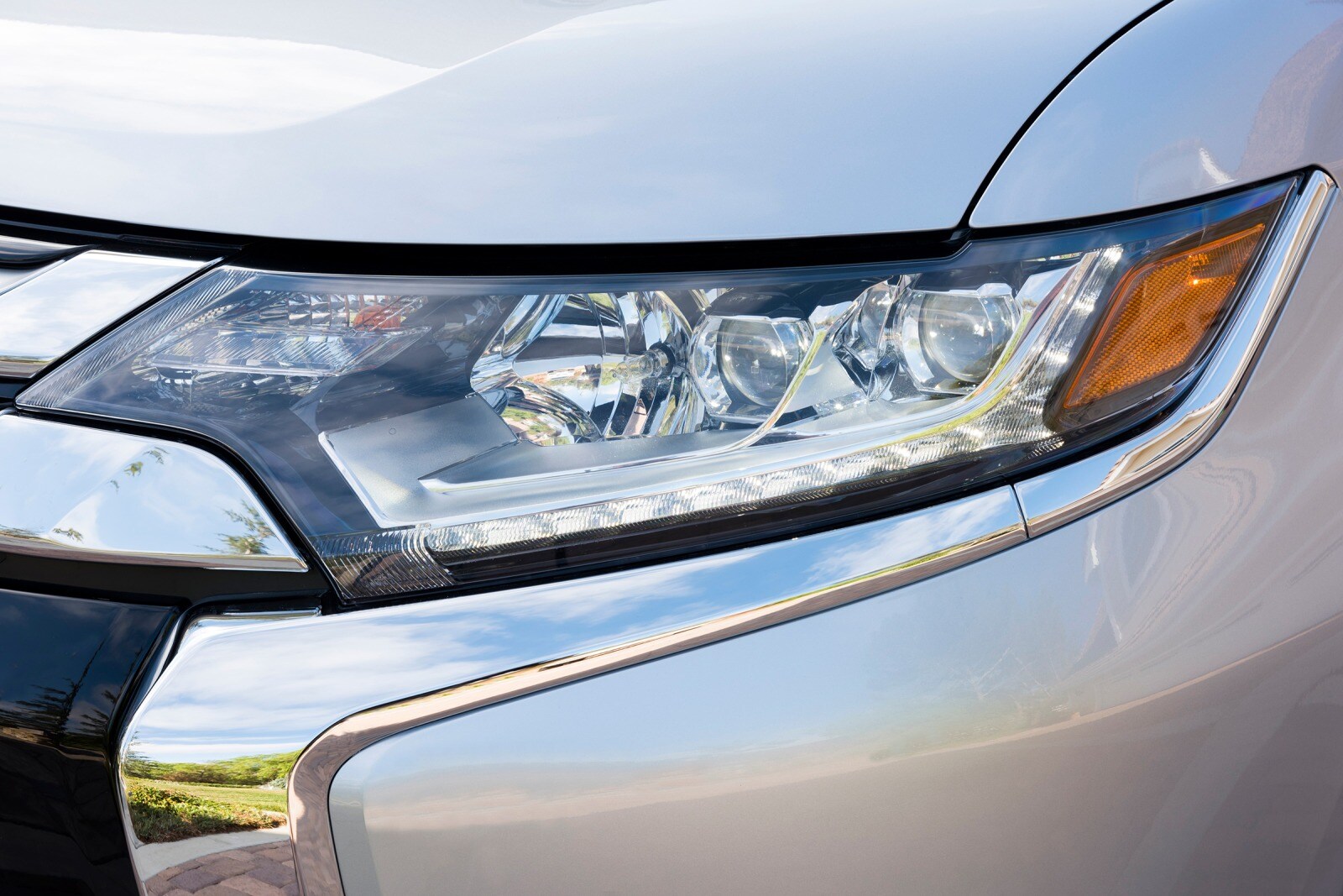 2017 Mitsubishi Outlander exterior EDETAIL