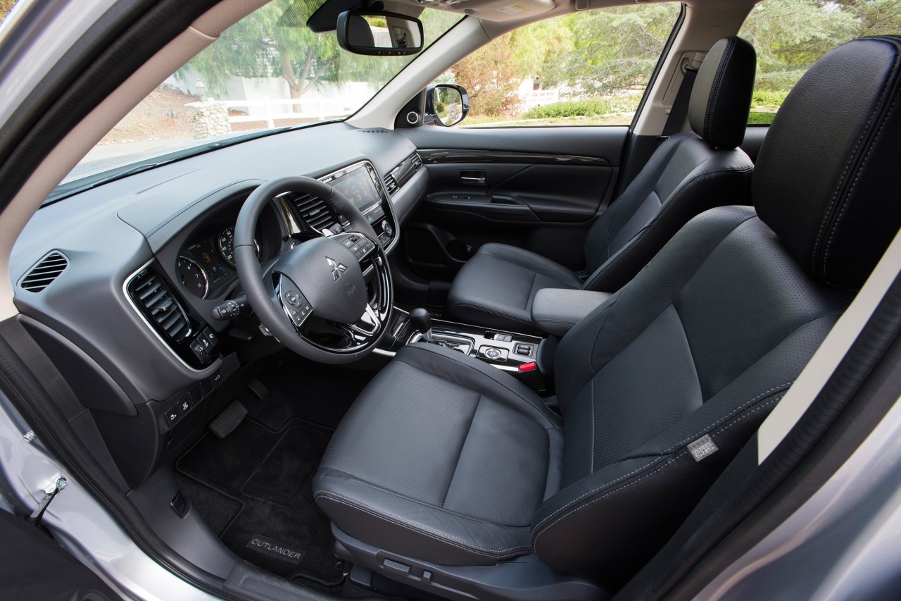 2017 Mitsubishi Outlander interior I
