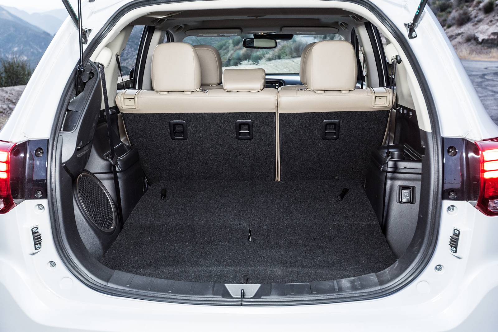 2018 Mitsubishi Outlander interior RSD