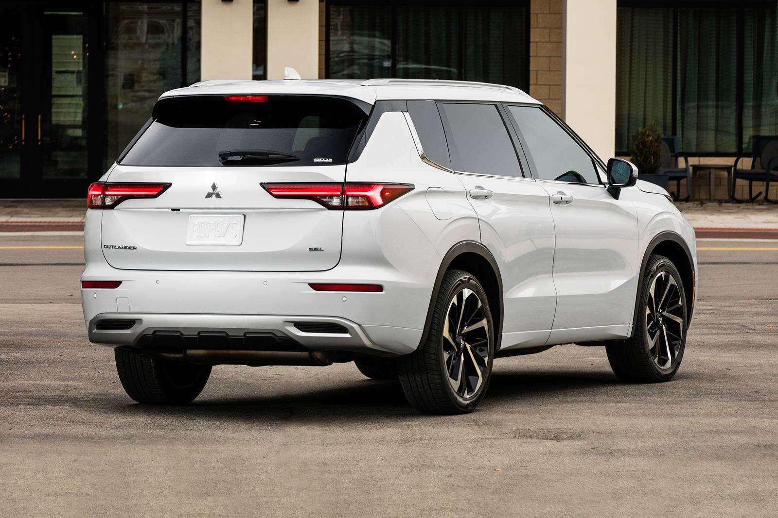 2022 Mitsubishi Outlander exterior FQ