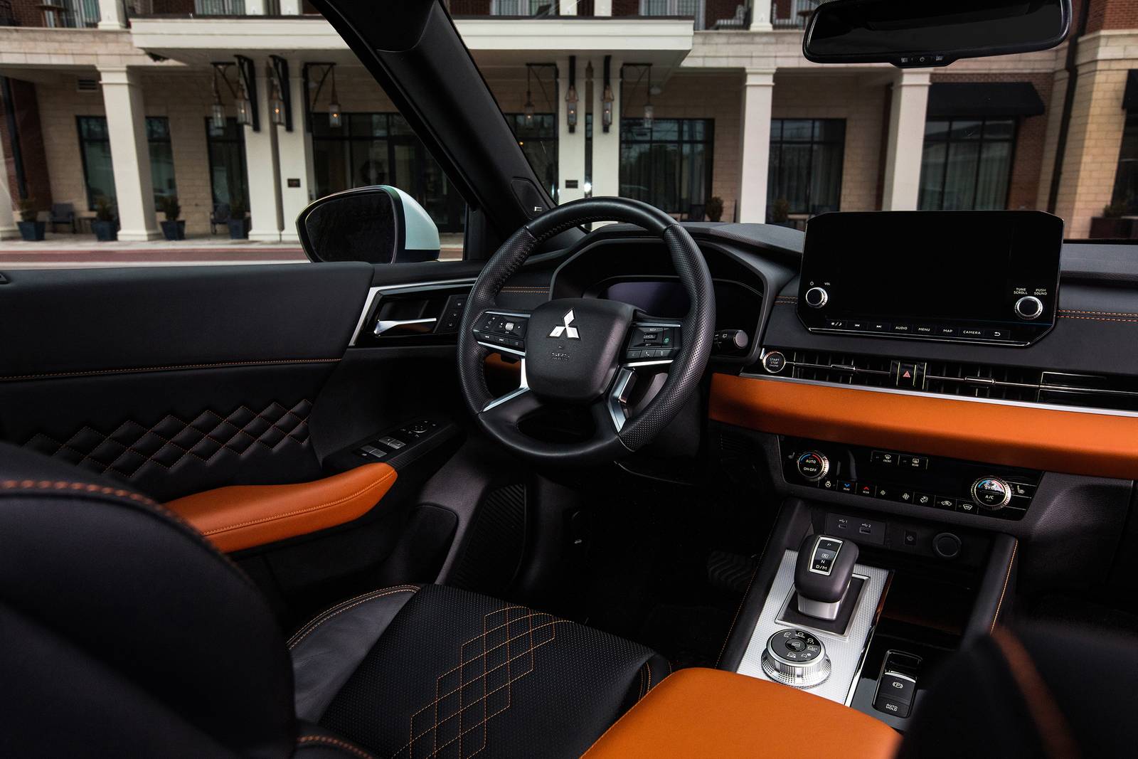 2022 Mitsubishi Outlander interior SWD