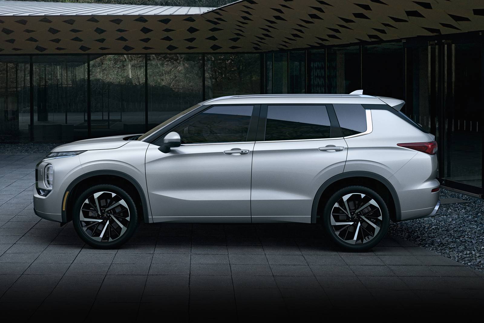 2023 Mitsubishi Outlander exterior S