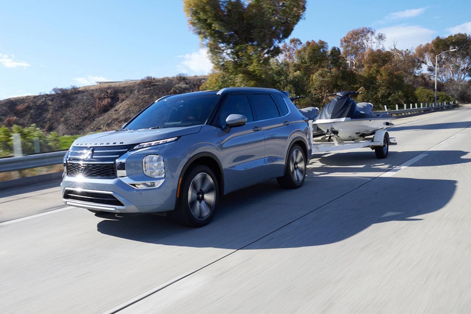 2025 Mitsubishi Outlander exterior LIFE1