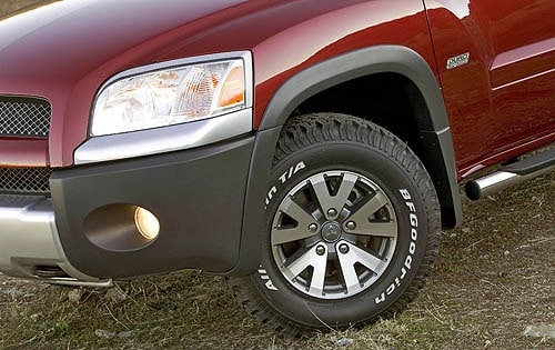 2006 Mitsubishi Raider — OEM photo 3