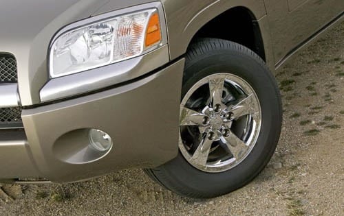 2006 Mitsubishi Raider — OEM photo 2