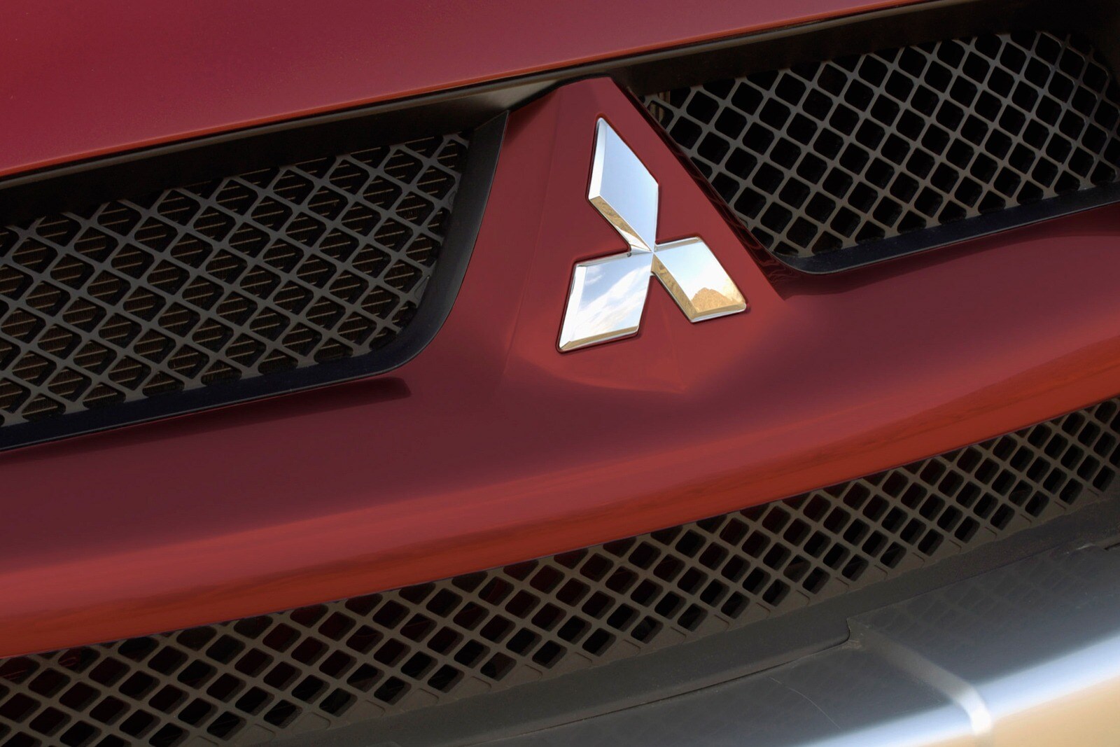 2007 Mitsubishi Raider exterior FBDG