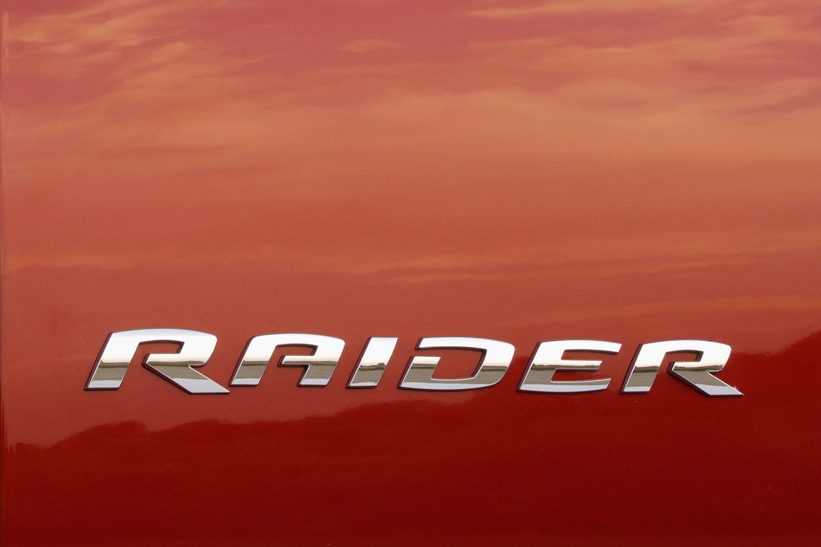 2007 Mitsubishi Raider exterior RBDG