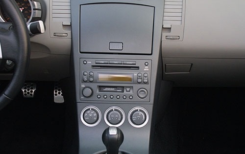 2004 Nissan 350Z interior CC
