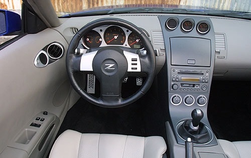 2004 Nissan 350Z interior I