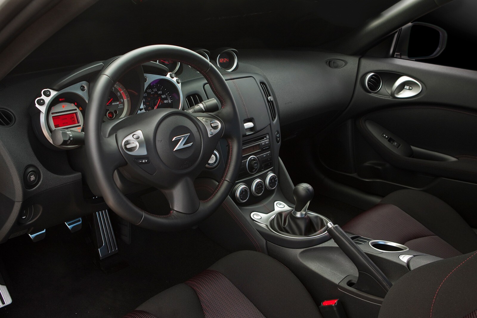 2010 Nissan 370z interior I