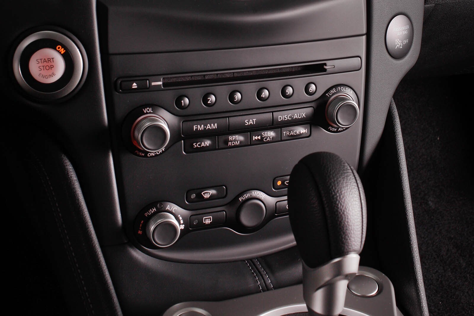 2013 Nissan 370Z interior CC