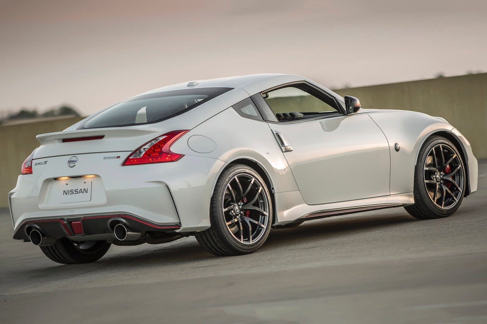 2017 Nissan 370z exterior FQ