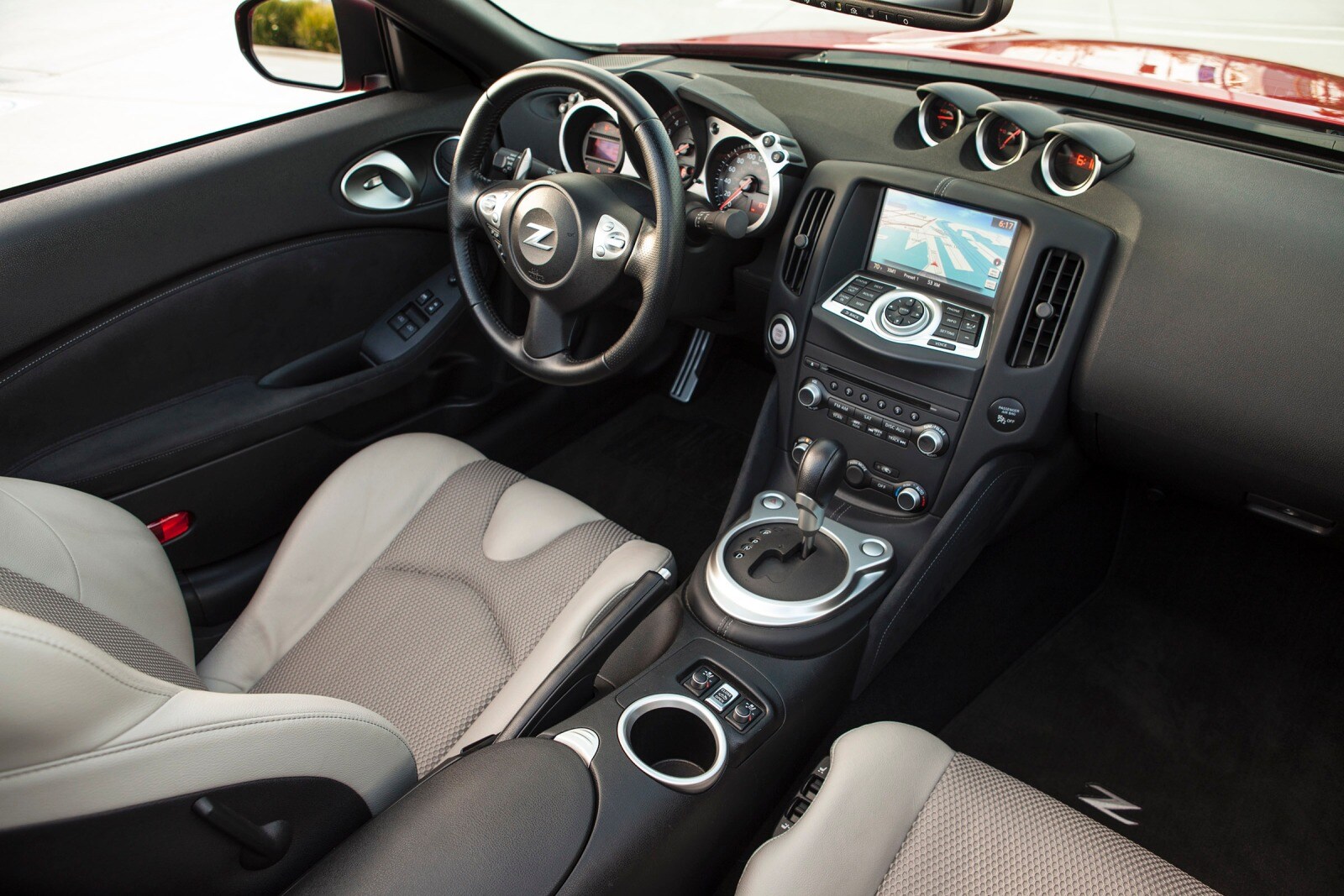 2017 Nissan 370z interior I