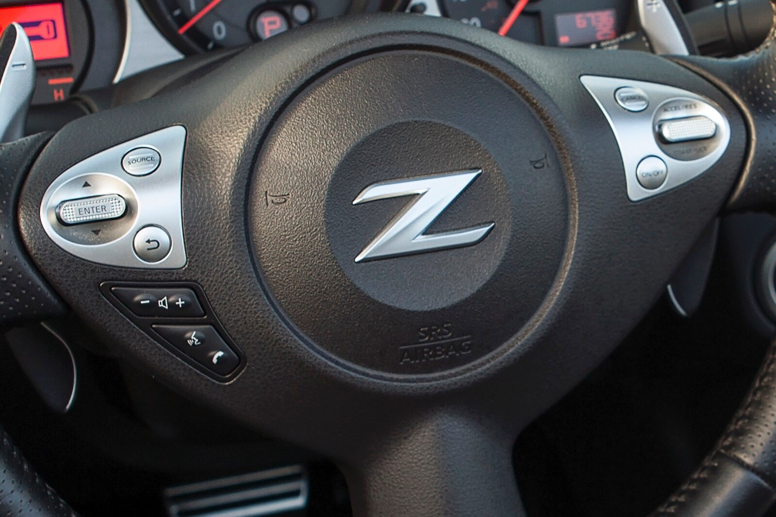 2017 Nissan 370z interior SWD