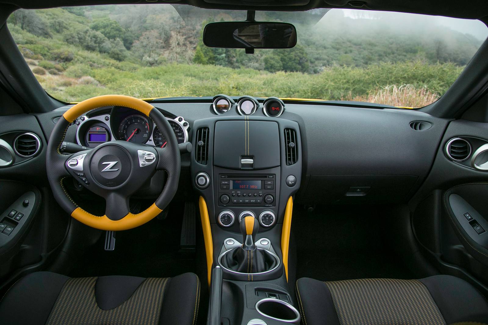 2018 Nissan 370z interior D