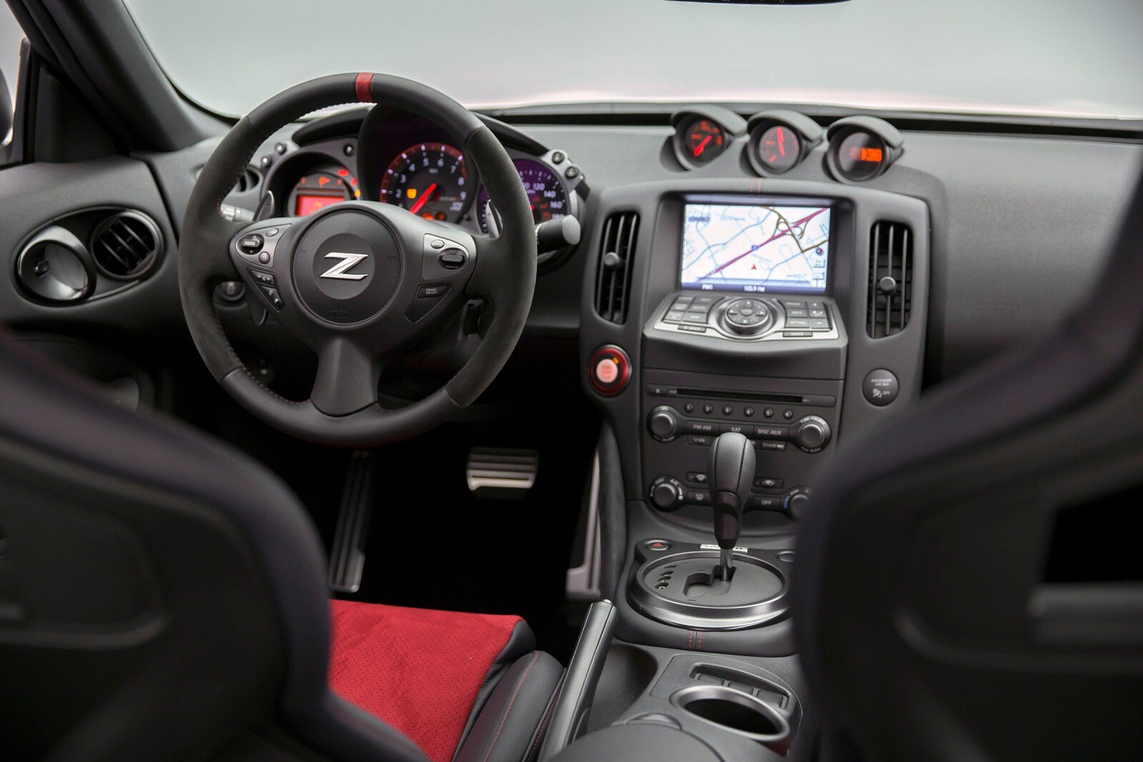 2018 Nissan 370z interior D