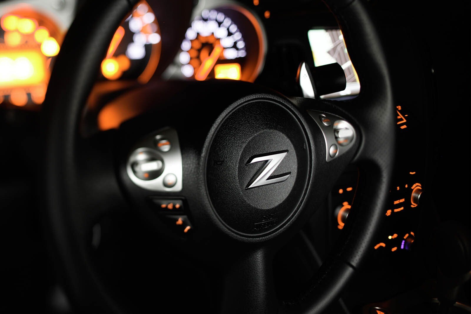 2018 Nissan 370z interior SWD