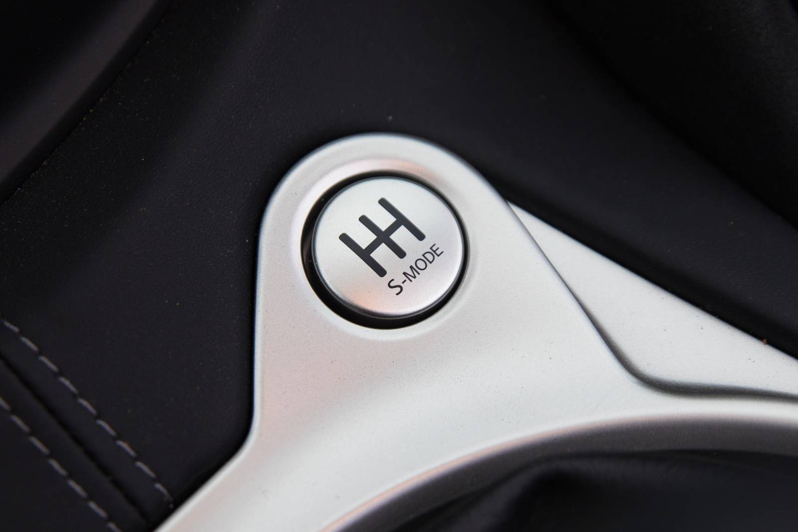 2018 Nissan 370z interior DETAIL