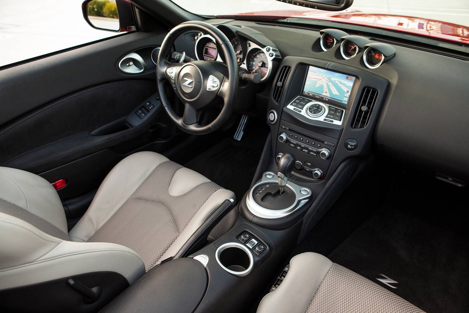 2018 Nissan 370z interior I