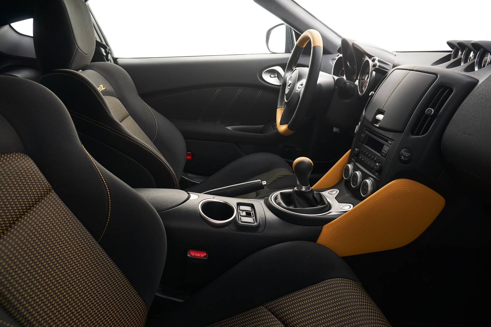 2019 Nissan 370z interior I