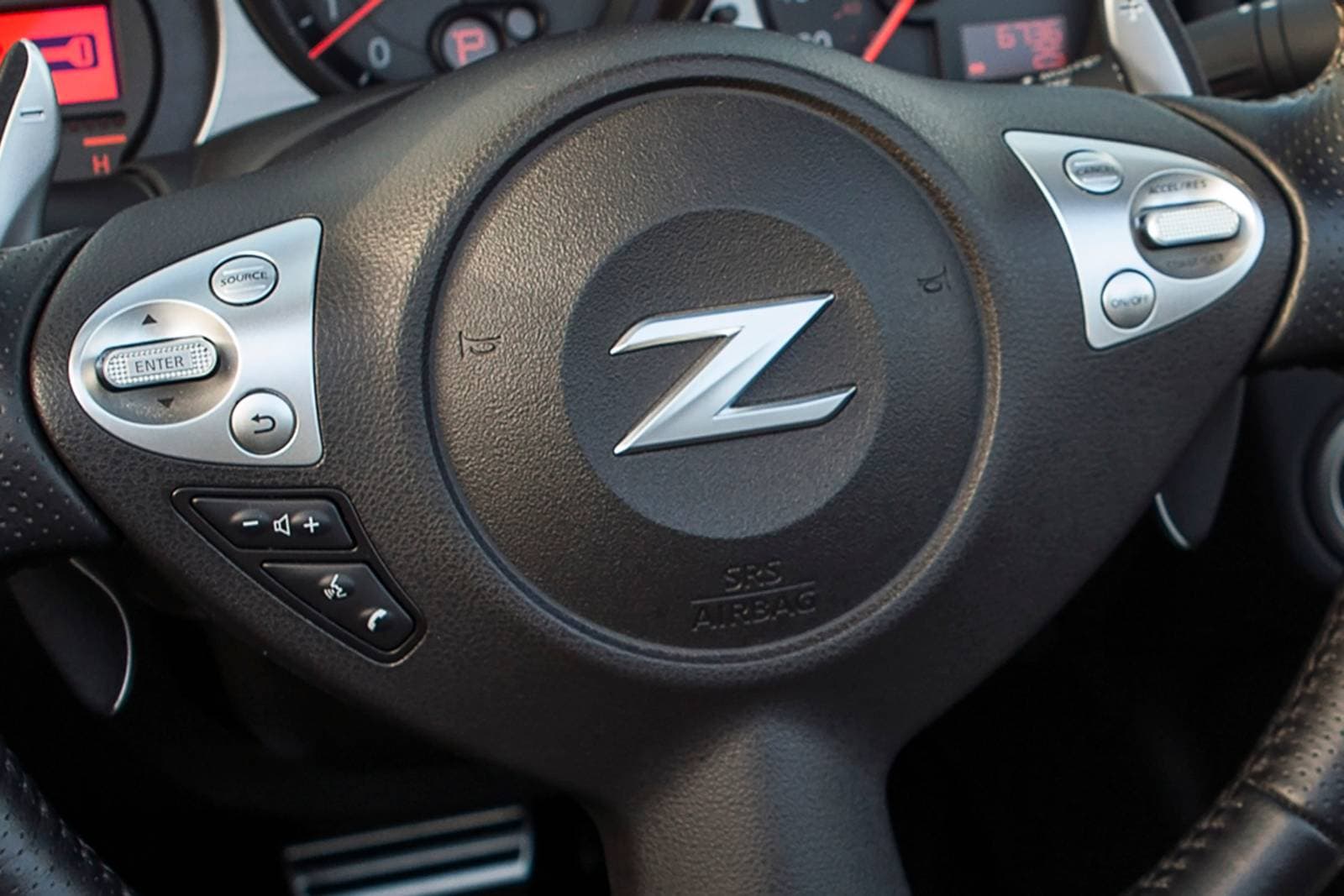2019 Nissan 370z interior SWD