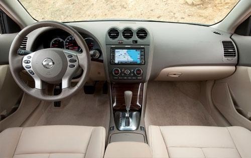 2011 Nissan Altima Hybrid interior D