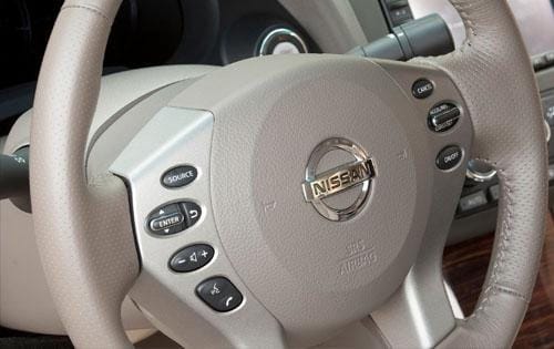 2011 Nissan Altima Hybrid interior DETAIL
