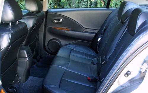2002 Nissan Altima interior RI