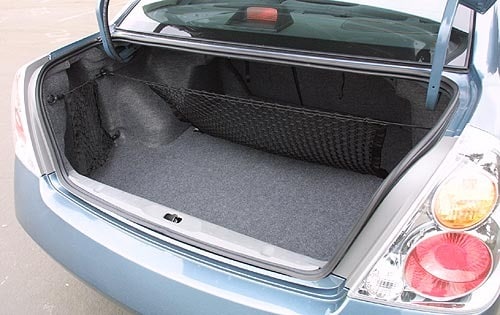 2004 Nissan Altima interior CARGO