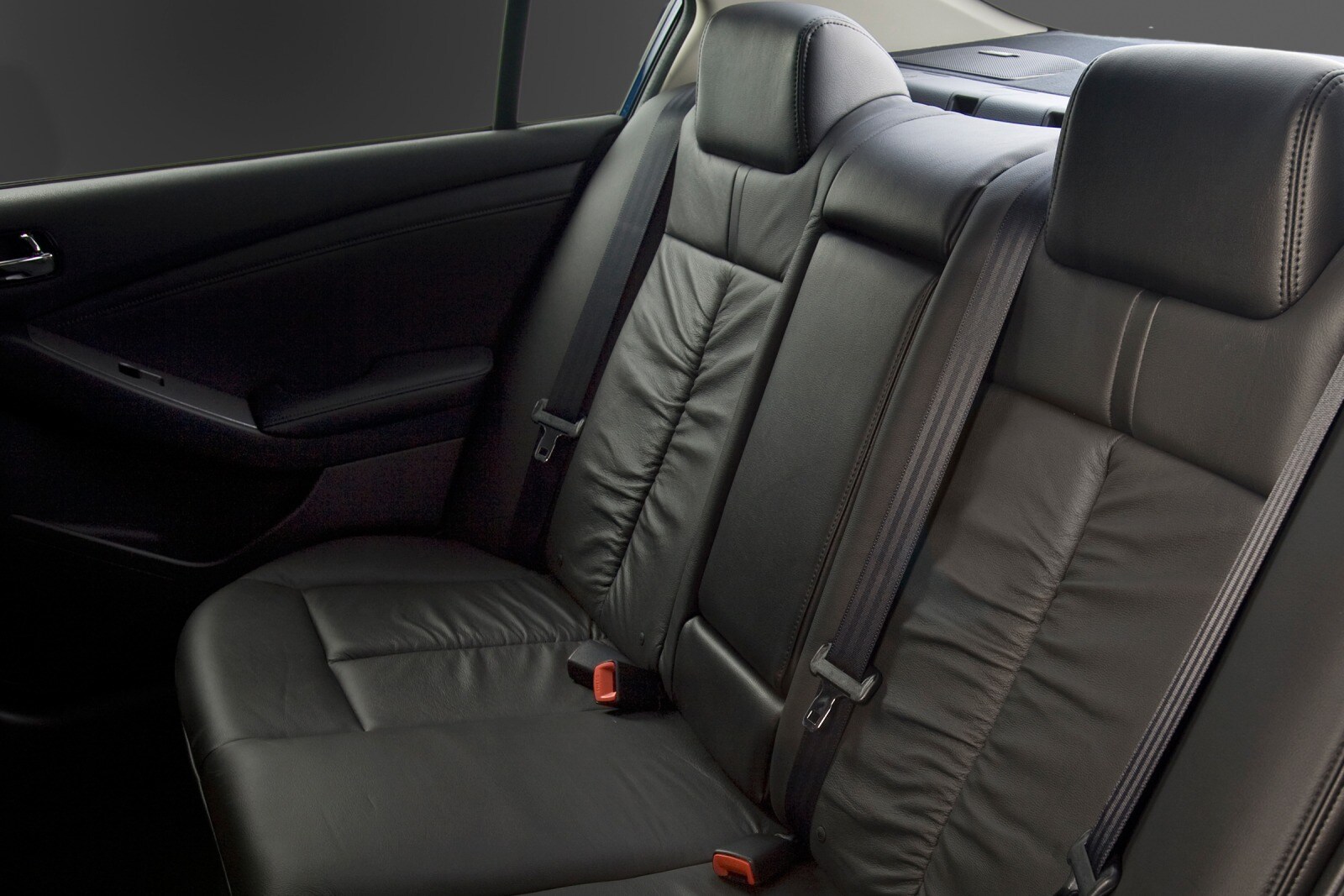 2010 Nissan Altima interior RI