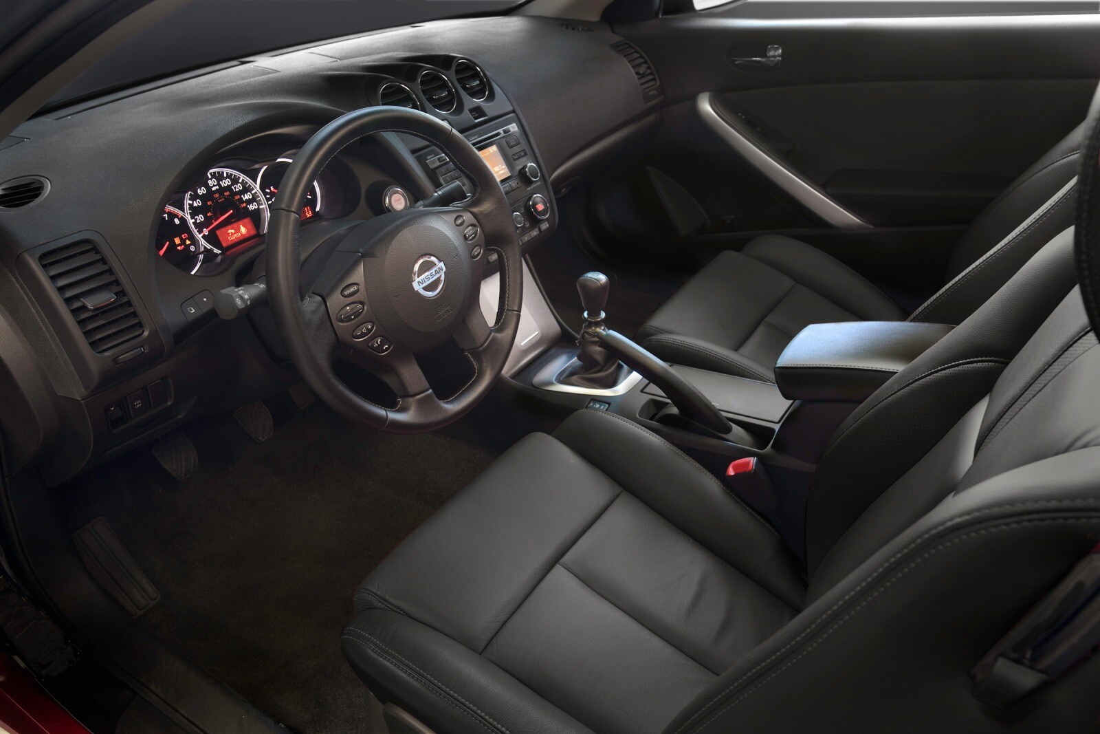 2010 Nissan Altima interior I