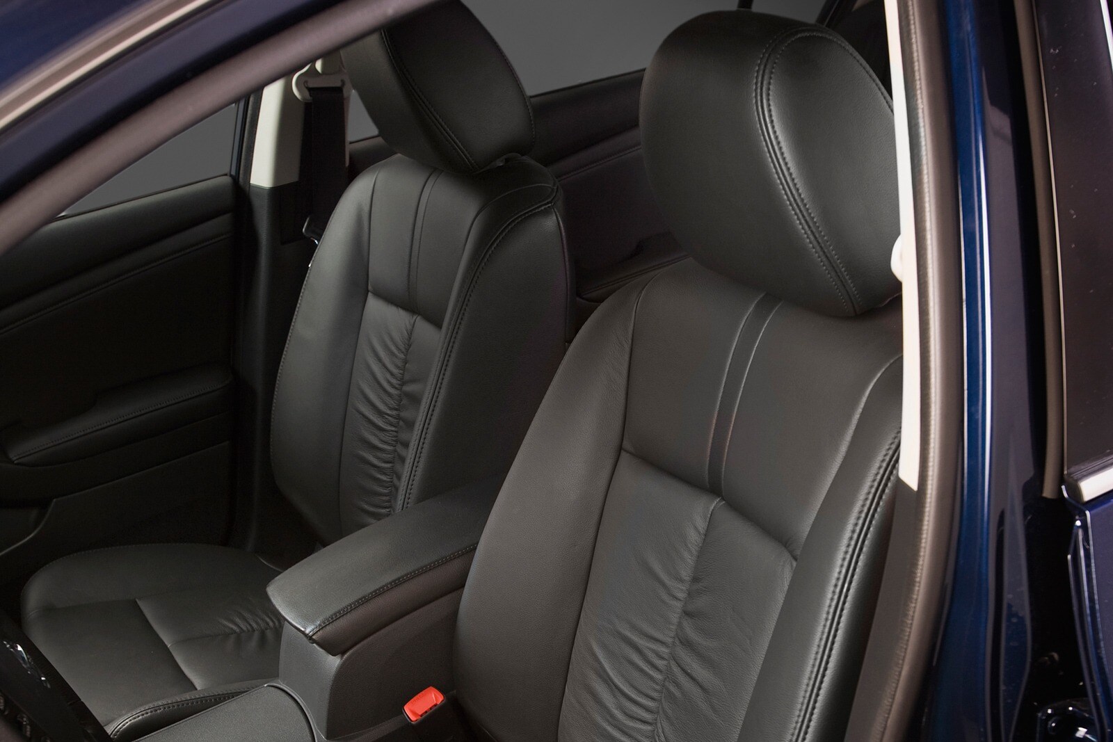 2010 Nissan Altima interior RI