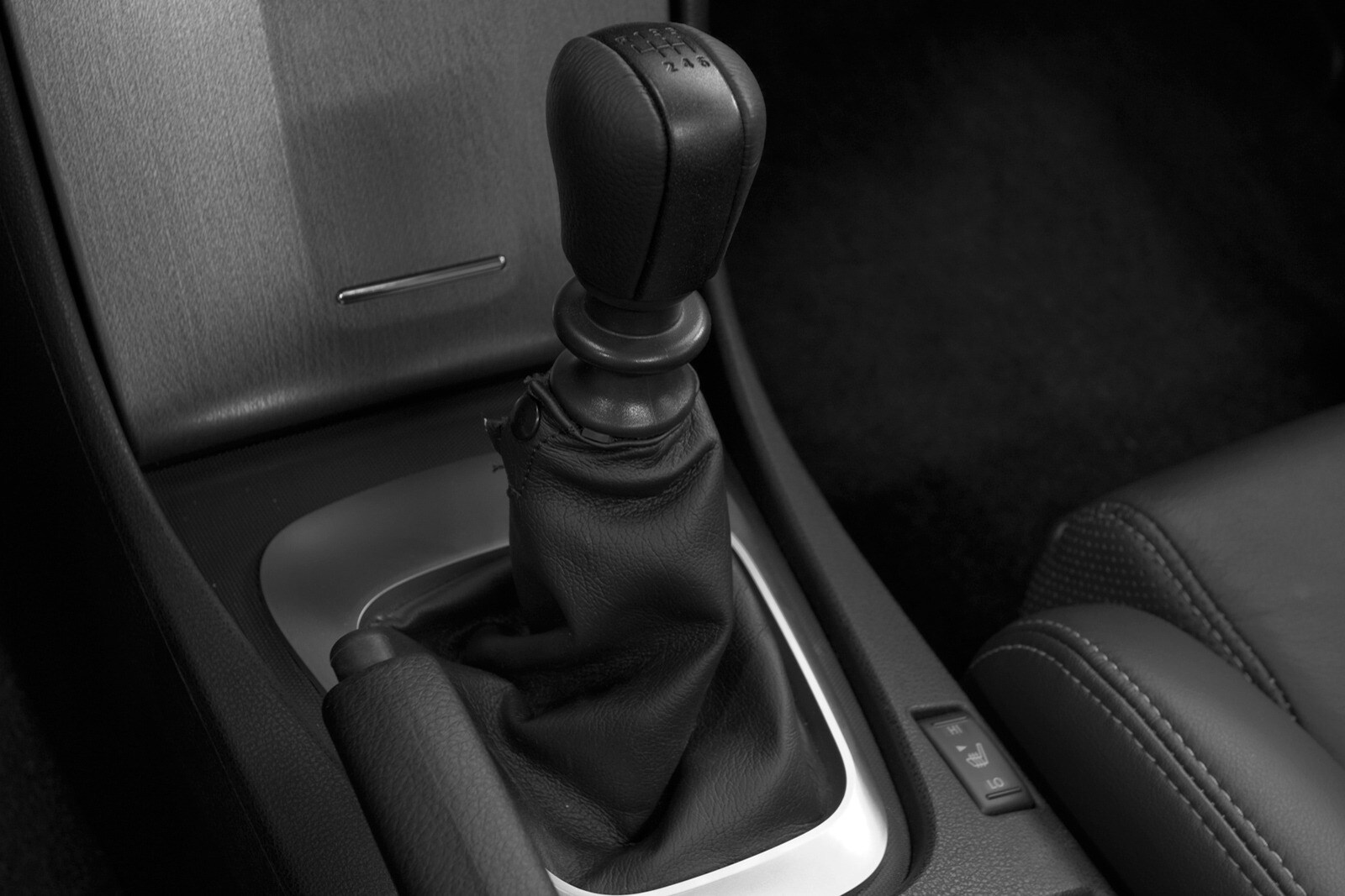2010 Nissan Altima interior SHF