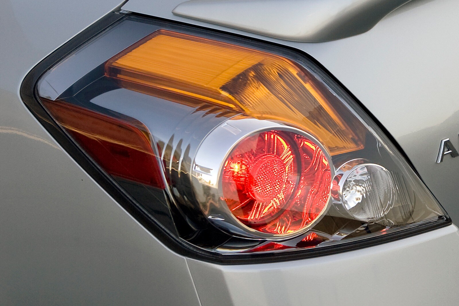 2010 Nissan Altima exterior EDETAIL