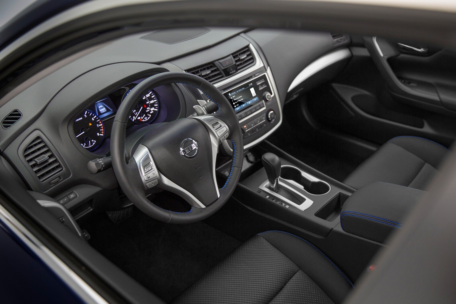 2016 Nissan Altima interior I