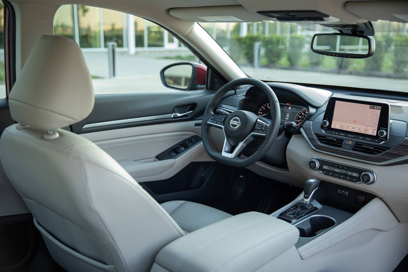 2019 Nissan Altima interior I