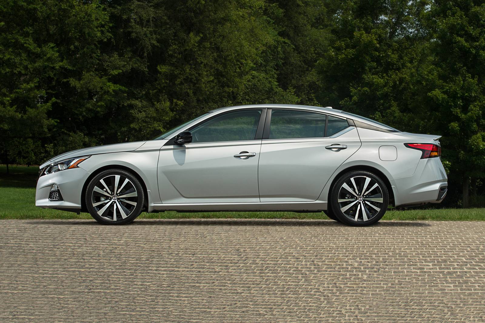 2019 Nissan Altima exterior S