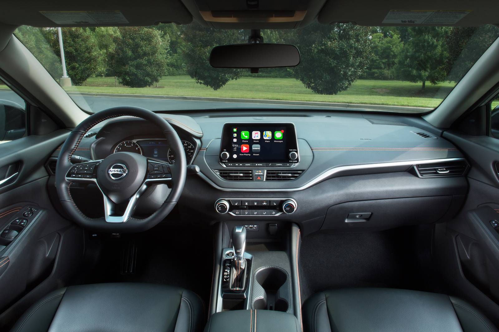 2020 Nissan Altima interior D