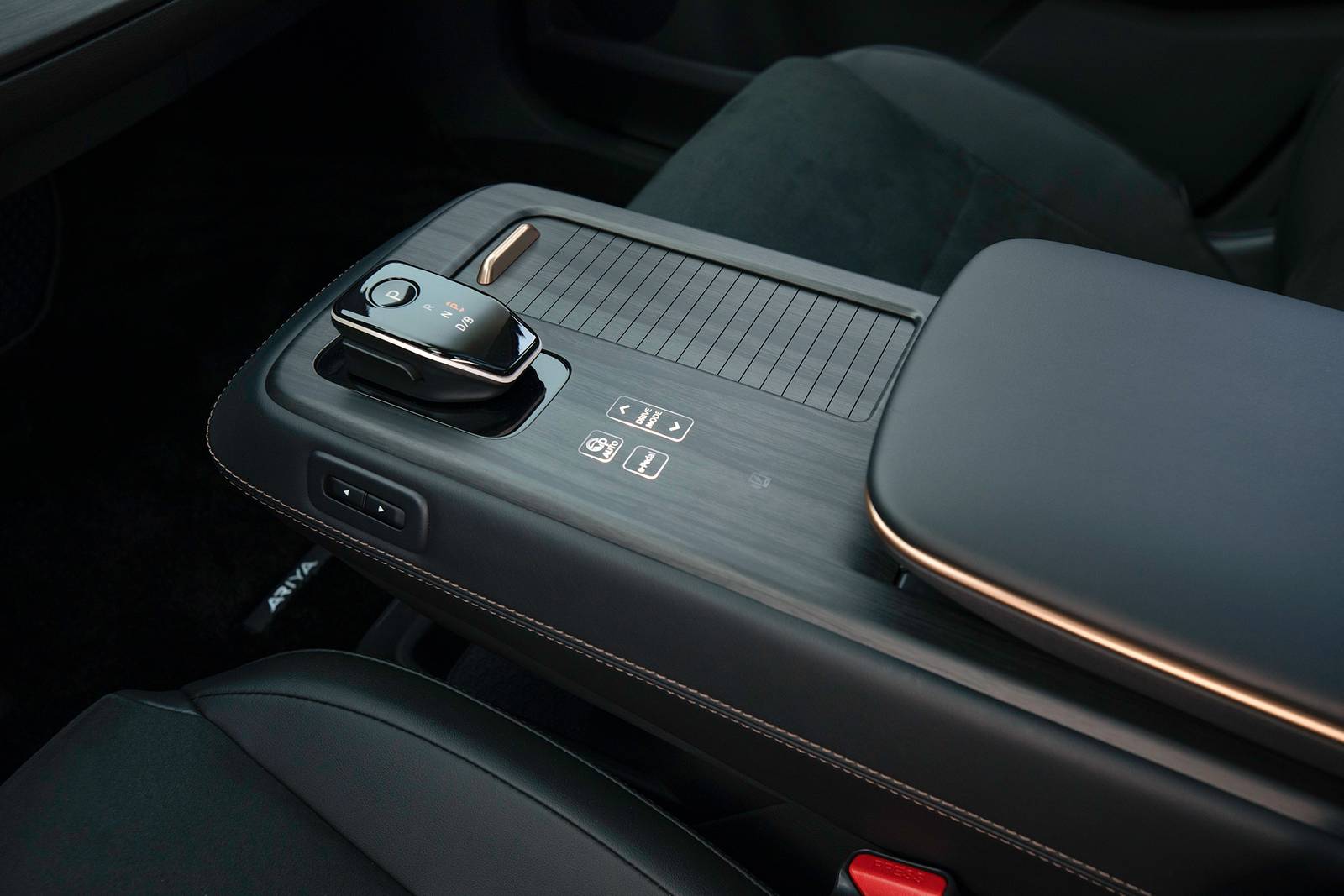 2024 Nissan Ariya interior SHF