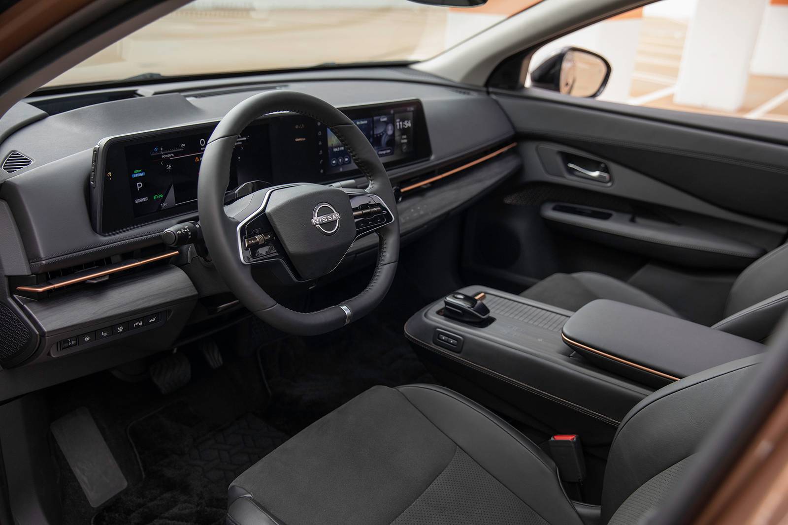 2024 Nissan Ariya interior SWD